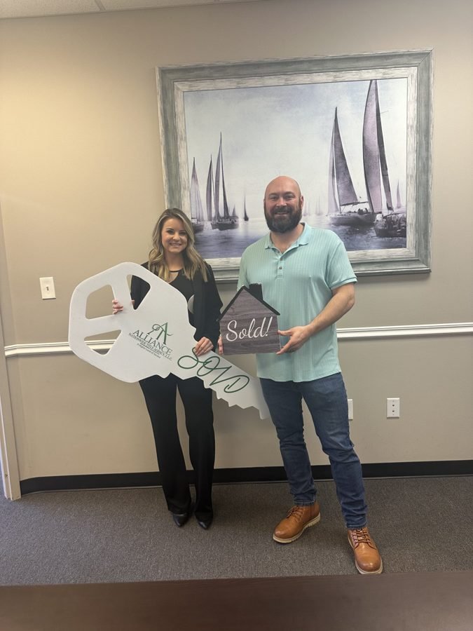 Kansas City seller celebrating a sold home